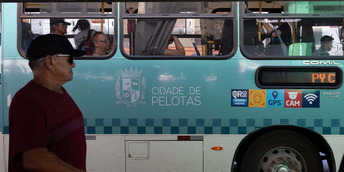 Trabalhadores do transporte coletivo podem aprovar indicativo de greve