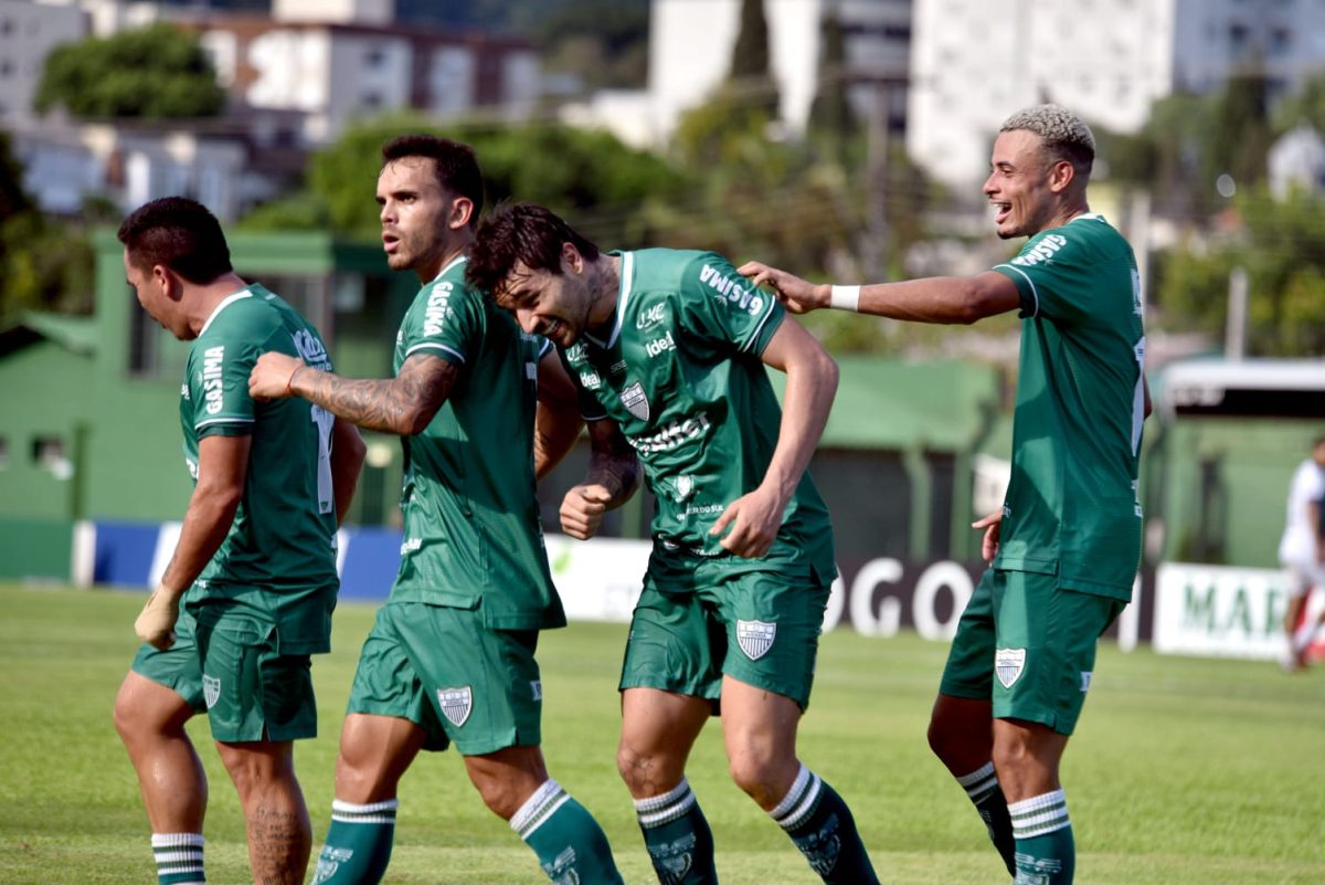 Com gol no fim, Avenida vence o São José e assume a liderança do quadrangular