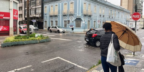 Litoral Sul está sob alerta para ventos fortes durante a passagem do ciclone