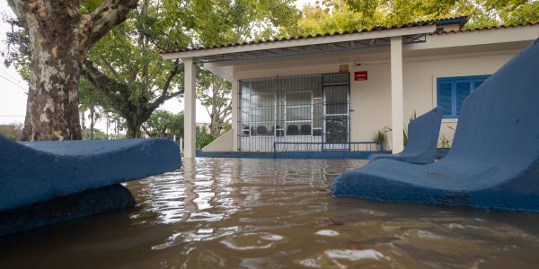 Grande volume de chuva provoca alagamentos e transtornos em Pelotas