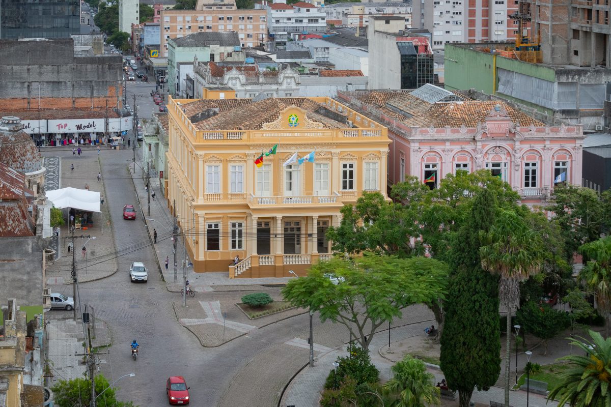 Liminar suspende lei que obriga prefeitura a pagar emendas no primeiro semestre