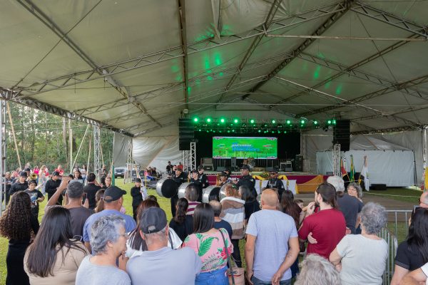 Banda Marcial fez o show de abertura (Jô Folha)