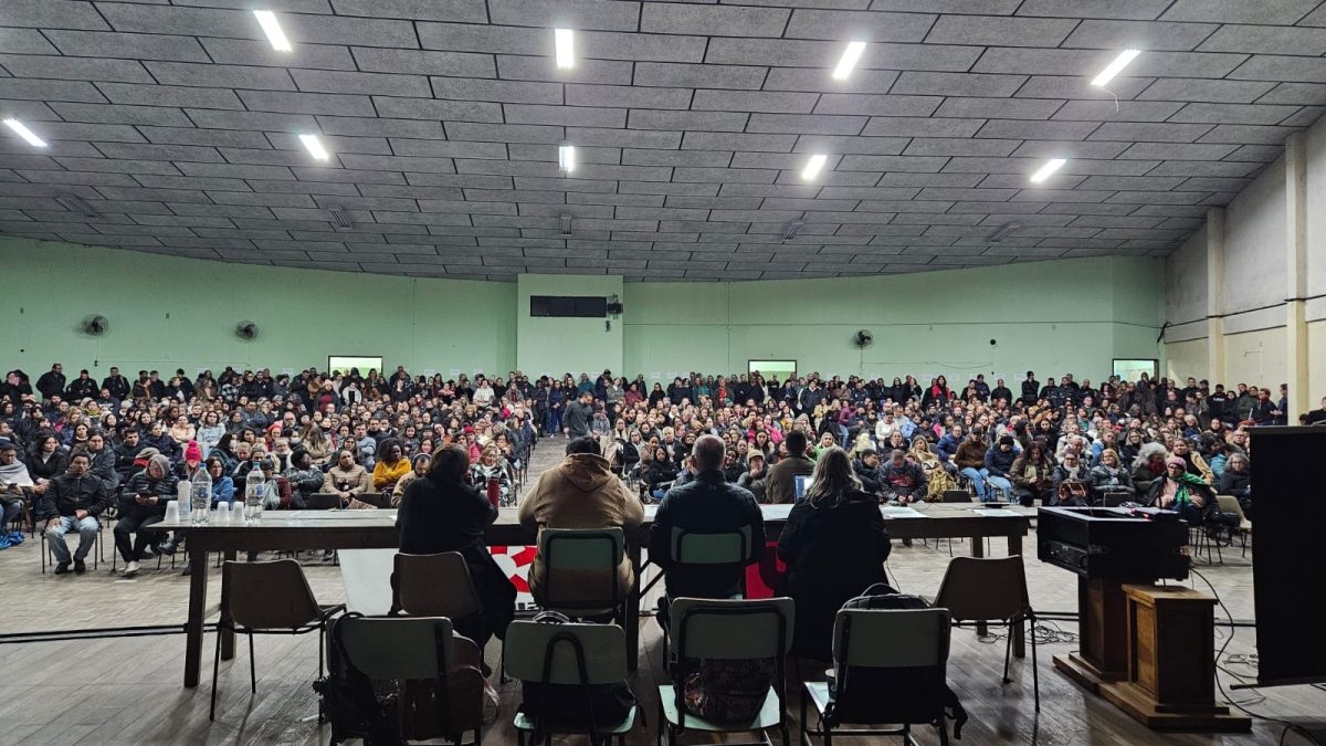 Prefeitura oferece reajuste salarial de 5,2% e Simp busca avanço na proposta