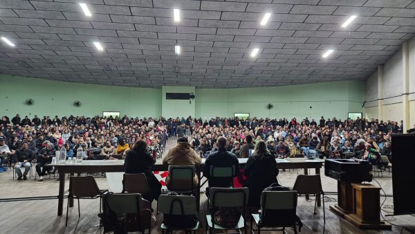 Prefeitura oferece reajuste salarial de 5,2% e Simp busca avanço na proposta