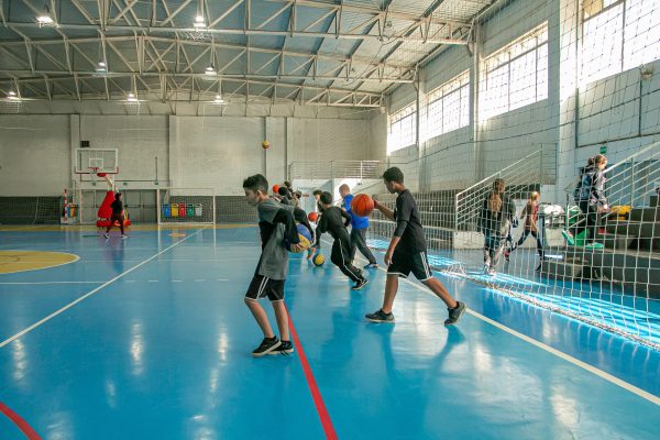 Prefeitura inicia aulas de basquete no Ginásio Municipal