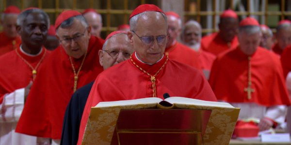 Norte-americano Robert Francis Prevost é o novo papa