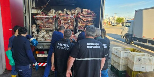 Operação apreende 11 toneladas de produtos impróprios em Pelotas