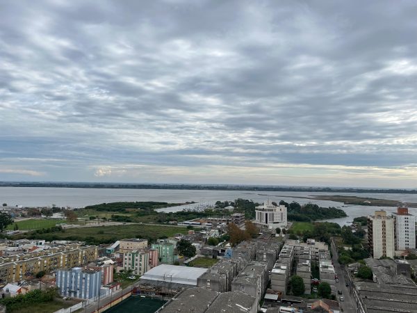 Terça-feira de céu parcialmente nublado e temperatura um pouco mais amena
