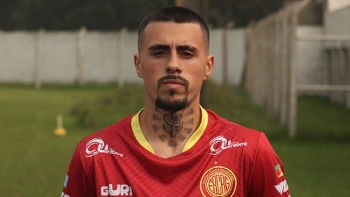 Brasil contrata lateral-esquerdo ex-Riograndense