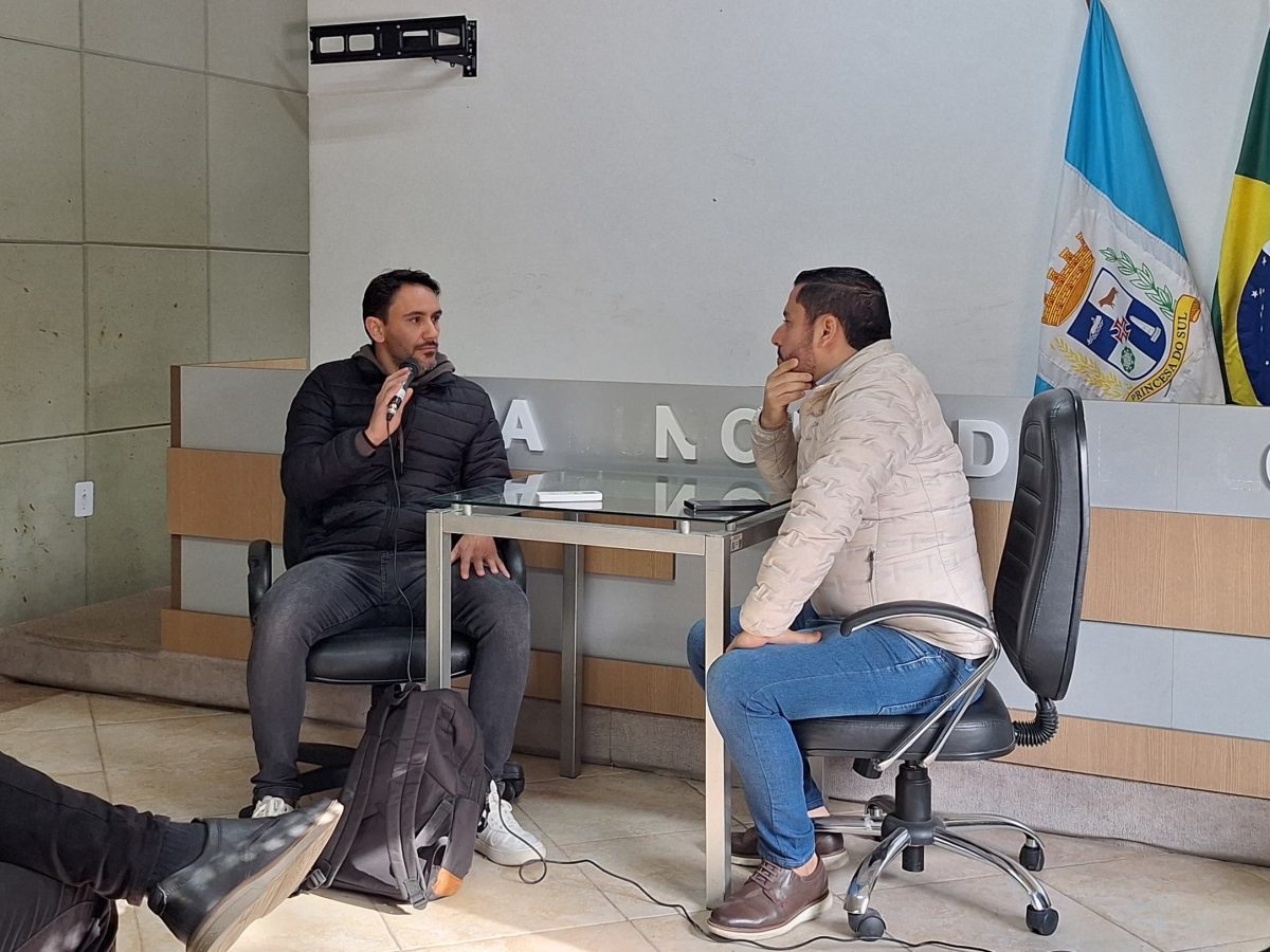 Irmão e assessor de Cauê depõem à Comissão de Ética