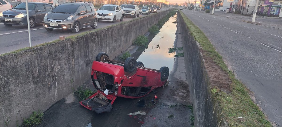 Nova queda de veículo em canal acende alerta
