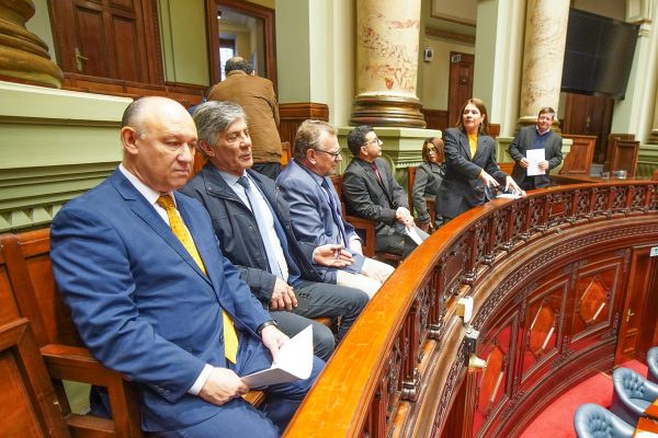 Oposição pede impeachment de Marroni com base em lei já derrubada pela Justiça