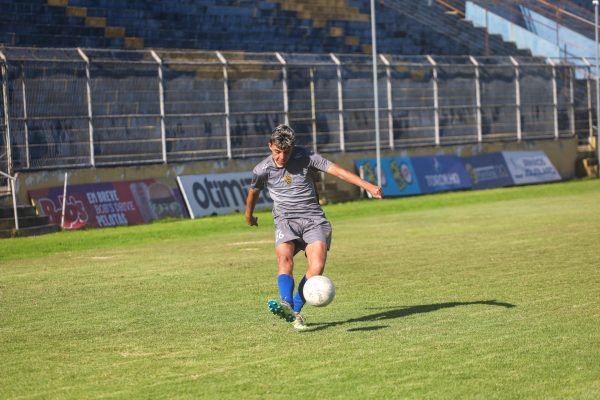 Elenco sub-20 do Pelotas se apresenta para pré-temporada