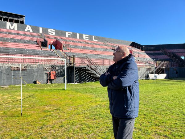 Nem Zico bastou: 100% em casa, Brasil eliminava gigantes