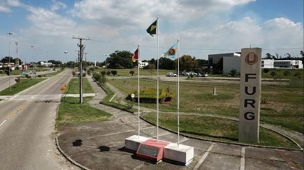 Justiça anula cotas para pessoas trans na Furg