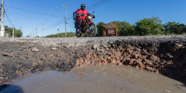 Falta de recursos e equipamentos prejudica pavimentação
