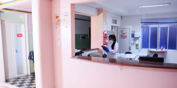 Simers cobra data de reabertura da maternidade da Santa Casa