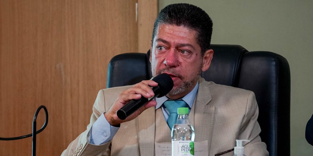 Prefeito derruba decretos do Compam, mas caso pode virar CPI