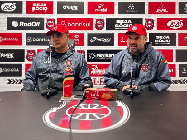 Hélio Vieira exalta permanência de Cris e atletas da Série D no Brasil