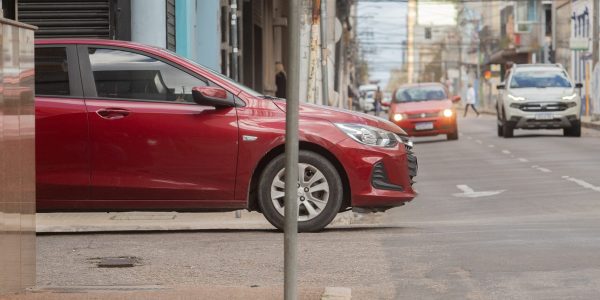 Pontos cegos em cruzamentos aumentam risco de acidentes em Pelotas