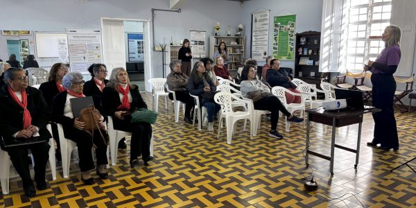 Conferência Livre das Mulheres Idosas escolhe propostas para evento nacional
