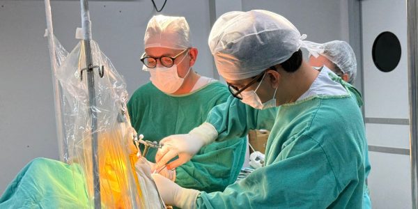HUSFP/UCPel realiza microcirurgia para remoção de tumor cerebral com paciente acordado