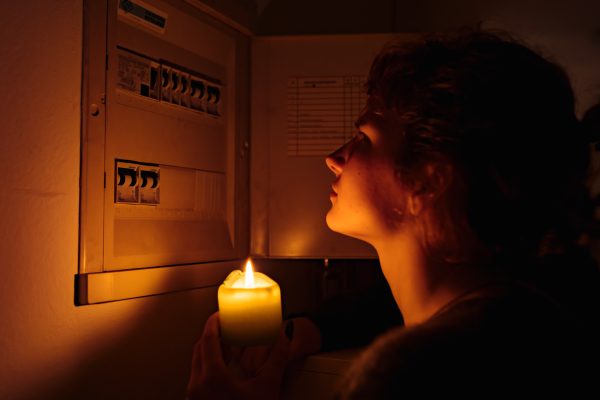 RS sanciona lei que obriga desconto na conta de luz para cortes de energia acima de 24 horas