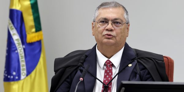 Dino suspende repasses de “emendas pix” a nove municípios