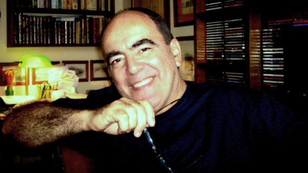 Dramaturgia teatral de Valter Sobreiro Jr ganha obra crítica
