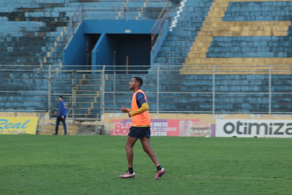 Darlan espera recomeçar a carreira na Boca do Lobo