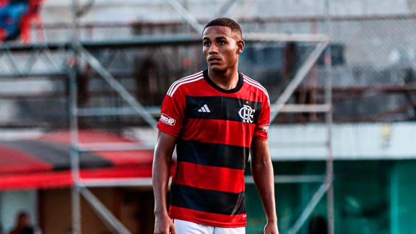 Pelotas fecha com zagueiro Darlan