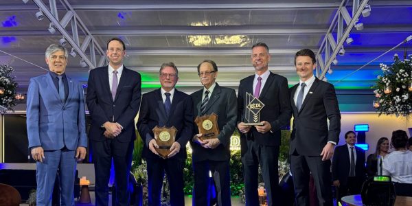 ACP e CDL reconhecem talentos locais em jantar festivo