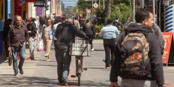 Lei proíbe circulação de bicicletas nos calçadões do Centro de Pelotas e da praia do Laranjal