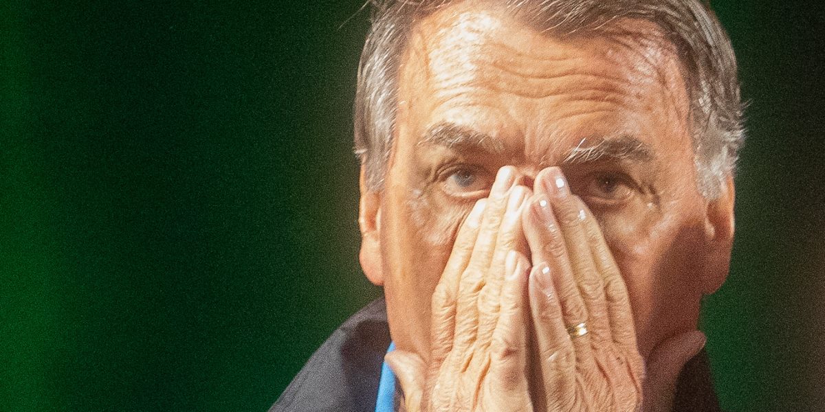 STF condena Bolsonaro a 27 anos e três meses de prisão