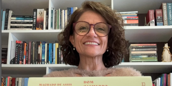 “Eu digo que literatura é nutrição, ela está sempre te alimentando”