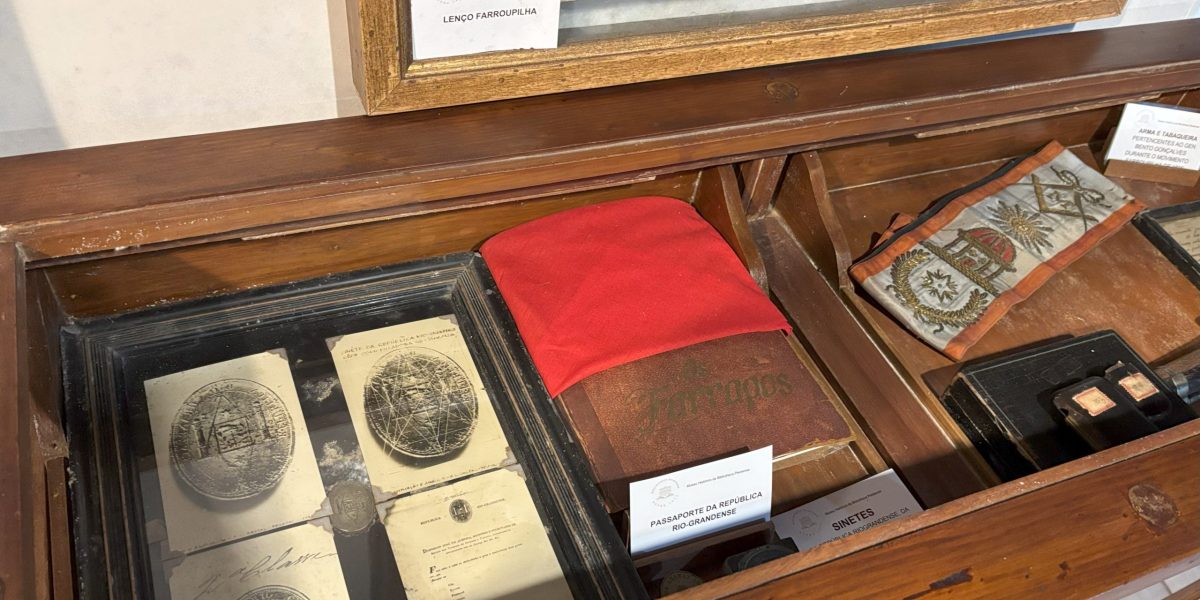 Bibliotheca Pública Pelotense guarda itens pessoais de Bento Gonçalves desde 1933