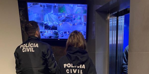 Polícia Civil cumpre mandado contra advogada suspeita de aplicar golpes