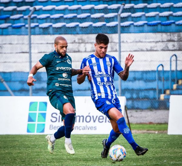 Pelotas pode assumir a liderança isolada após empate do Esportivo