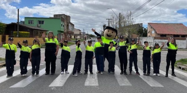 Rio Grande forma agentes mirins