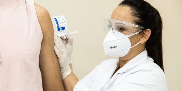 Duas vacinas contra a dengue aguardam por liberação da Anvisa