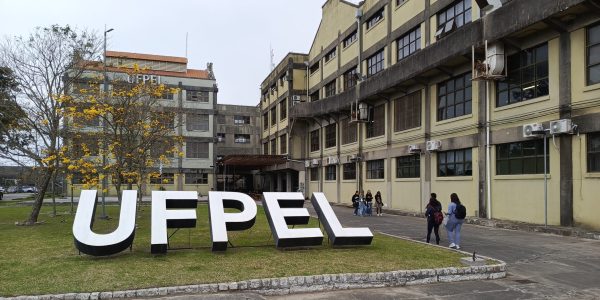 Cerca de 14 mil estudantes voltam às aulas na UFPel