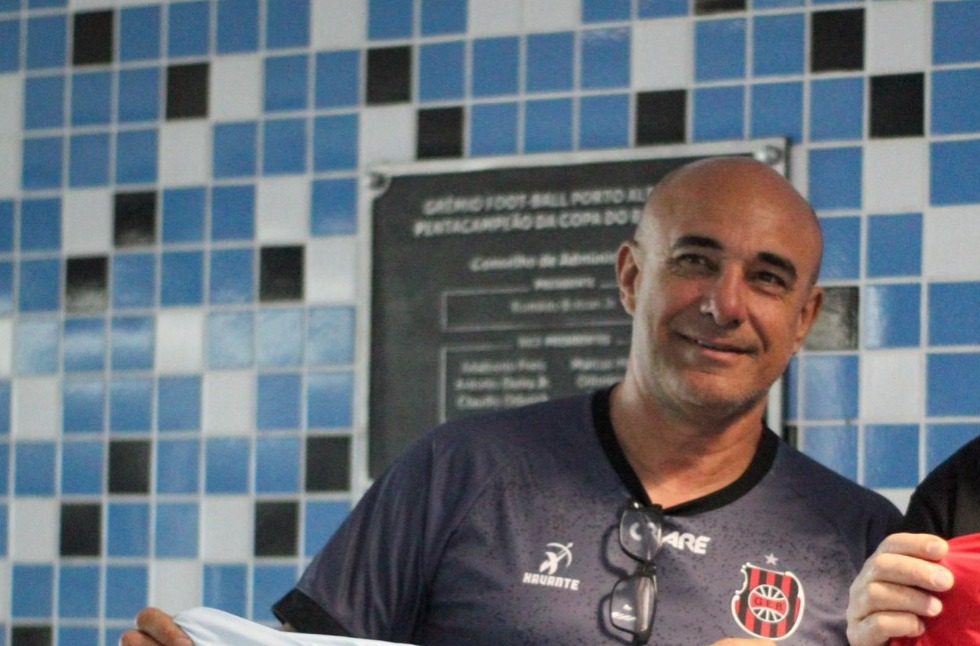 “O atleta tem que ter estrutura para suportar o peso e a pressão do jogo”