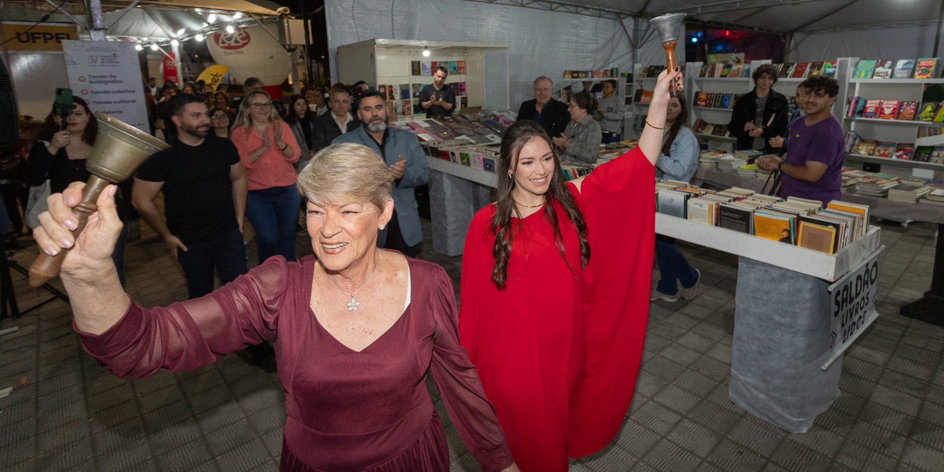 Feira do Livro de Pelotas é oficialmente aberta