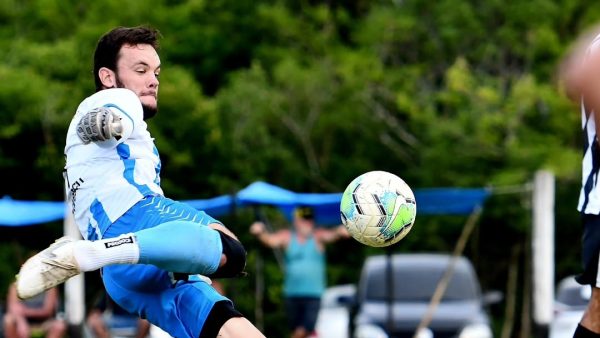 Goleiro do Vila Nova aponta entrosamento como fator-chave para melhor campanha