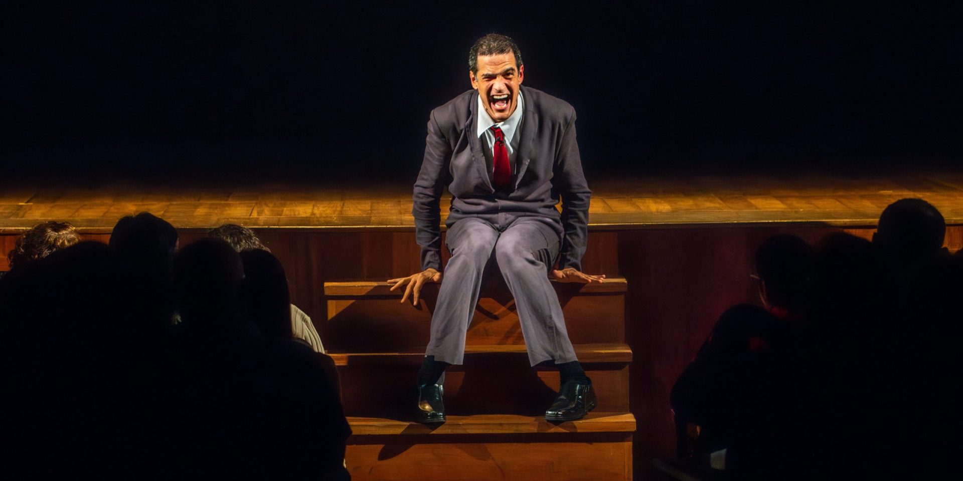 Mateus Solano encena em Pelotas seu primeiro monólogo