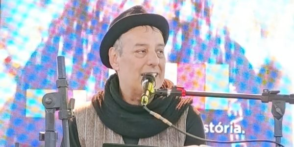 Músicos fazem tributo a Bermúdez