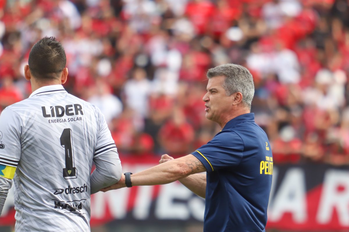 Telles lamenta WO do adversário: “A gente ficou à deriva”