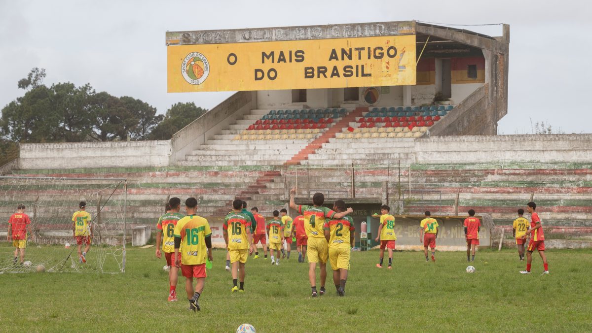Rio Grande bate Riograndense por 2 a 1 e avança para decidir acesso