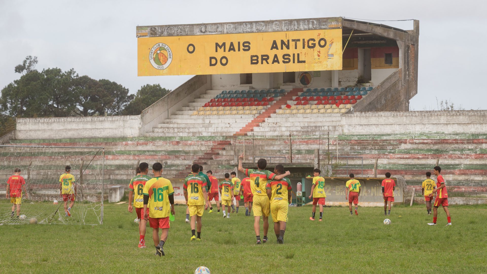 Rio Grande bate Riograndense por 2 a 1 e avança para decidir acesso