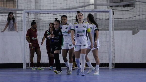 Malgi larga na frente em semifinal da Série Ouro